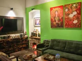 Lotus Oasis 110m2 Old Quarter Art Apartment 2BR 5Bed