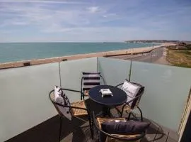 Marine View Apartment by Air Premier