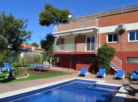 VILLA LAGEM, Casa con piscina, barbacoa, jardín، فندق في كوبيليس