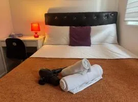 Cosy Private Bedrooms in Euston Station