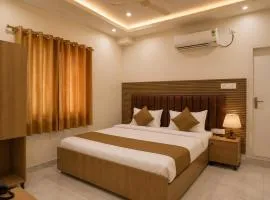 Hotel Vaarahi Chanda Nagar, Near Hitech City
