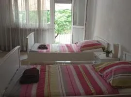 Appartement ABC avec balcon- proche Aéroport Basel