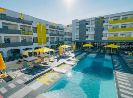 Ryans Lolas Ibiza - Adults Only, hotel en Bahía de San Antonio