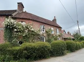 Studio Sleeps 5 with in picturesque Chiddingly