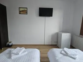 DENSON Camere de Inchiriat
