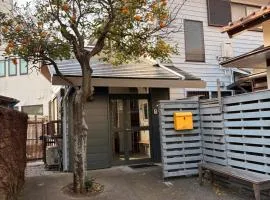 地元野菜と庭のハーブを楽しむ葉山のデザイナーズシェアハウスの一室 海5分 交流歓迎 ペット可