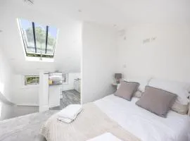 Stylish 2BR Cottage in Chesham