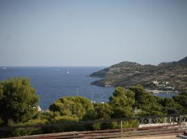 Phi Aegina, ξενοδοχείο στην Αγία Μαρίνα Αίγινας