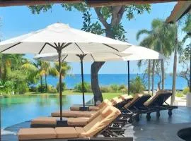 Villa Terang Bulan - absolute beachfront!
