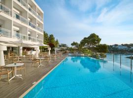 Grupotel Ibiza Beach Resort - Adults Only, hotel en Portinatx