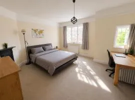 Cosy Room Wimbledon Fast Links to Central London