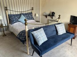 Saint Quintin Arms, hotel in Harpham