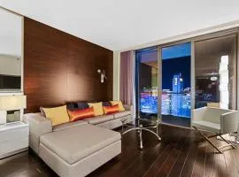 Palms Place Hotel StripView with Open Balcony -23