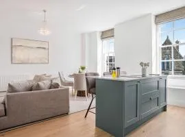 The Tetbury Suite by Must Stay Again - 2-bed, 2-bath, parking, central