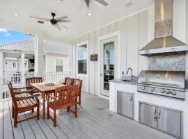 Aqua Paradise - Huge Home with Entertainment Space, Just Steps from the Community Pool