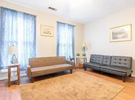 Near Downtown Sunny Sweetheart Unit