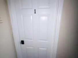 Quiet , Furnished , Wi-Fi Ready ROOM