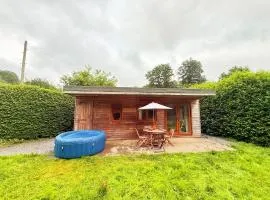 The Natures Nook With HotTub