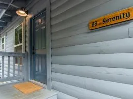 Serenity Cabin Lovely Veranda Level Cabin in the Heart of Bryson City