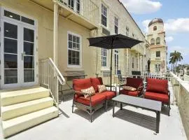 The Island Terrace Suite at Palm Beach Hotel