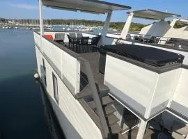 Floating House - LUXURY Floating Sea OASIS Pula