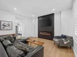 The 1883 Century Flat Suite