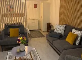 Studio Sleeps 2 in the heart of the village