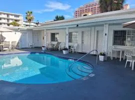 Tropical Sky Ranch Motel