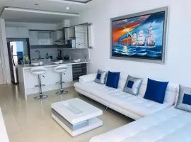 Grand Diamond Beach - Luxury Oceanfront Suite