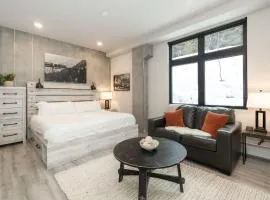 NEW Ski-In Ski-Out Romantic Studio for Two