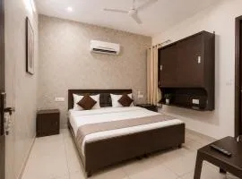 Hotel Devine Opp Jubilee Walk Mall & Near Gurdwara Sohana