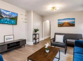 Niagara Falls Hub Modern Retreat