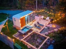 Romantic tiny Pod for Two HotTub Pond FirePit