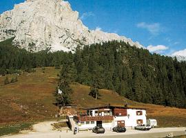 Rifugio Passo Duran C.Tomè, hotel v destinaci Chiesa
