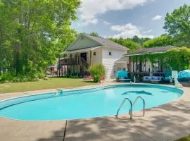 Peaceful 5-Acre Farm Stay Near Cuyahoga Valley NP!