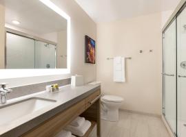 Candlewood Suites Collingwood by IHG, hotel sa Collingwood