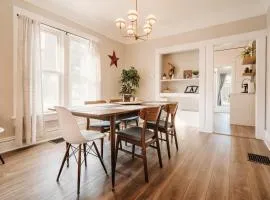 Walk to Olde Town Light Rail Sleeps 8