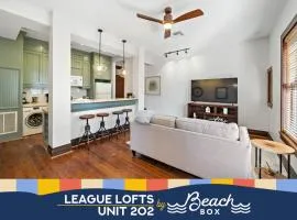 Historic loft in downtown Galveston close to everything