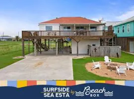 Beach Home With Game Room, Tiki Bar and Fire Pit