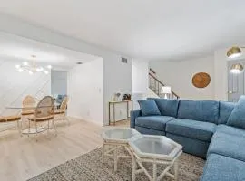 Elegant 3BR Wellington townhome