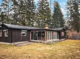 2 Bedroom Stunning Home In Slite