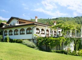 Turistična kmetija Štanfel, farm stay in Podsabotin