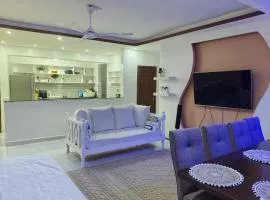 Utulivu Suites, Coastal 3BR, Pool, 7th Floor View