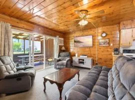 Chalet #56 Screened Porch Pool & Resort Amenities