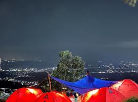 Viesnīca camp asri pilsētā Bukitingi