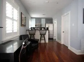 Hamilton Carriage A - Amazing Location, Courtyard
