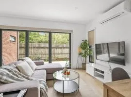 StayAU Modern 4-bedroom TH Bayswater