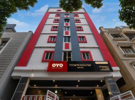 Viesnīca Super Townhouse Gachibowli Flyover Hyderabad pilsētā Kondapur