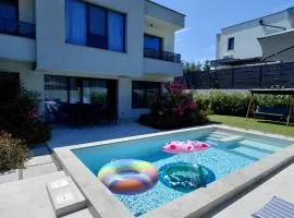 Villa Felicity, private pool with heating and salt water