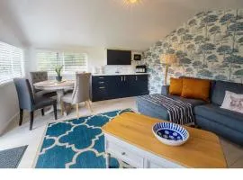 Scenic Cabin Set In 10 Acres Of A Nature Park